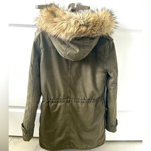 Woman’s aritzia 2 in 1 jacket